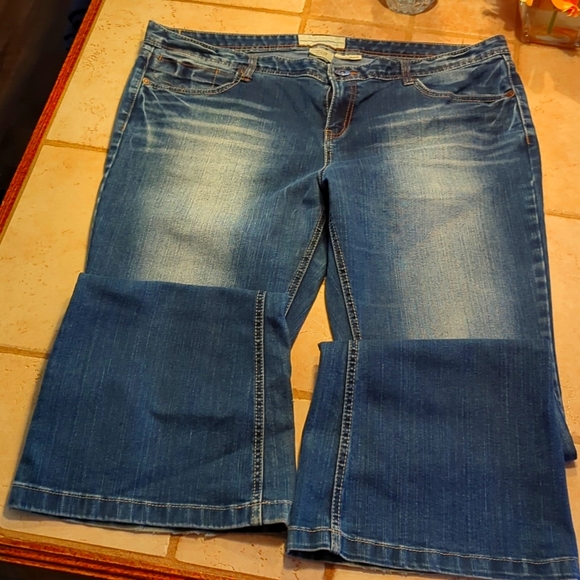 Maurices Molli Flare Jeans 17/18R - Picture 1 of 6